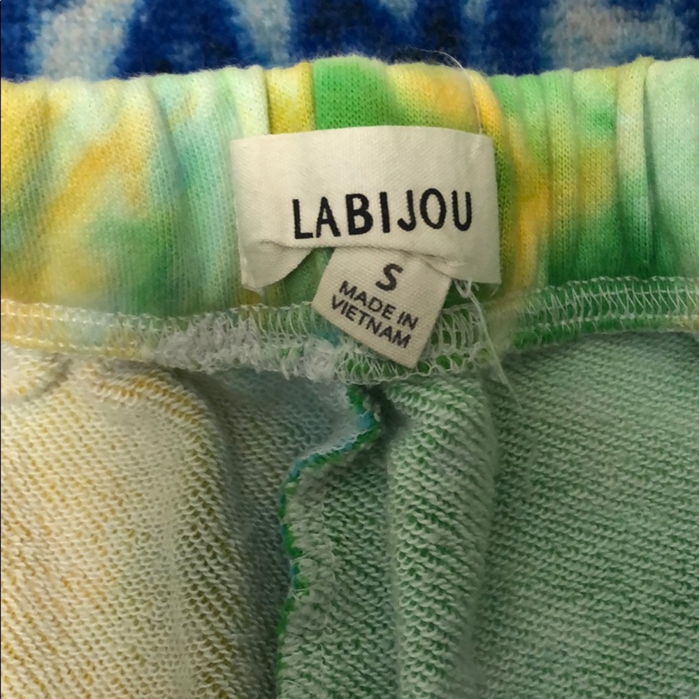 Fashion Nova Yoga & Chill Set - Picture 5 of 10